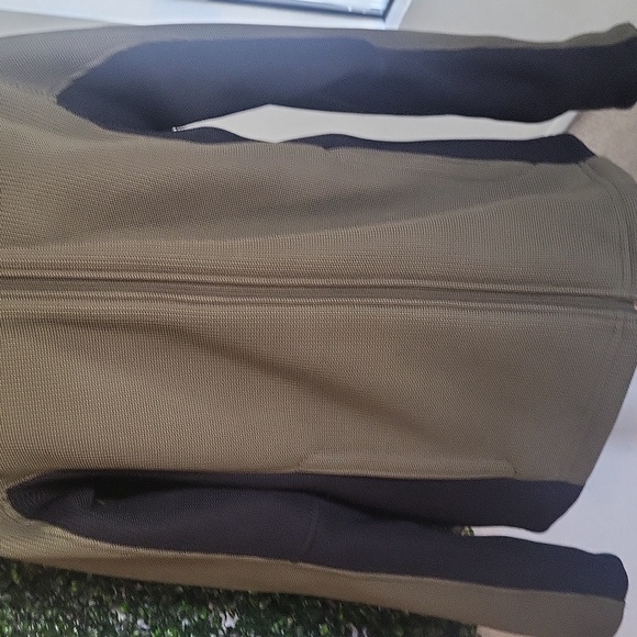 Olive and Black Full-Zip Jacket - Picture 5 of 8